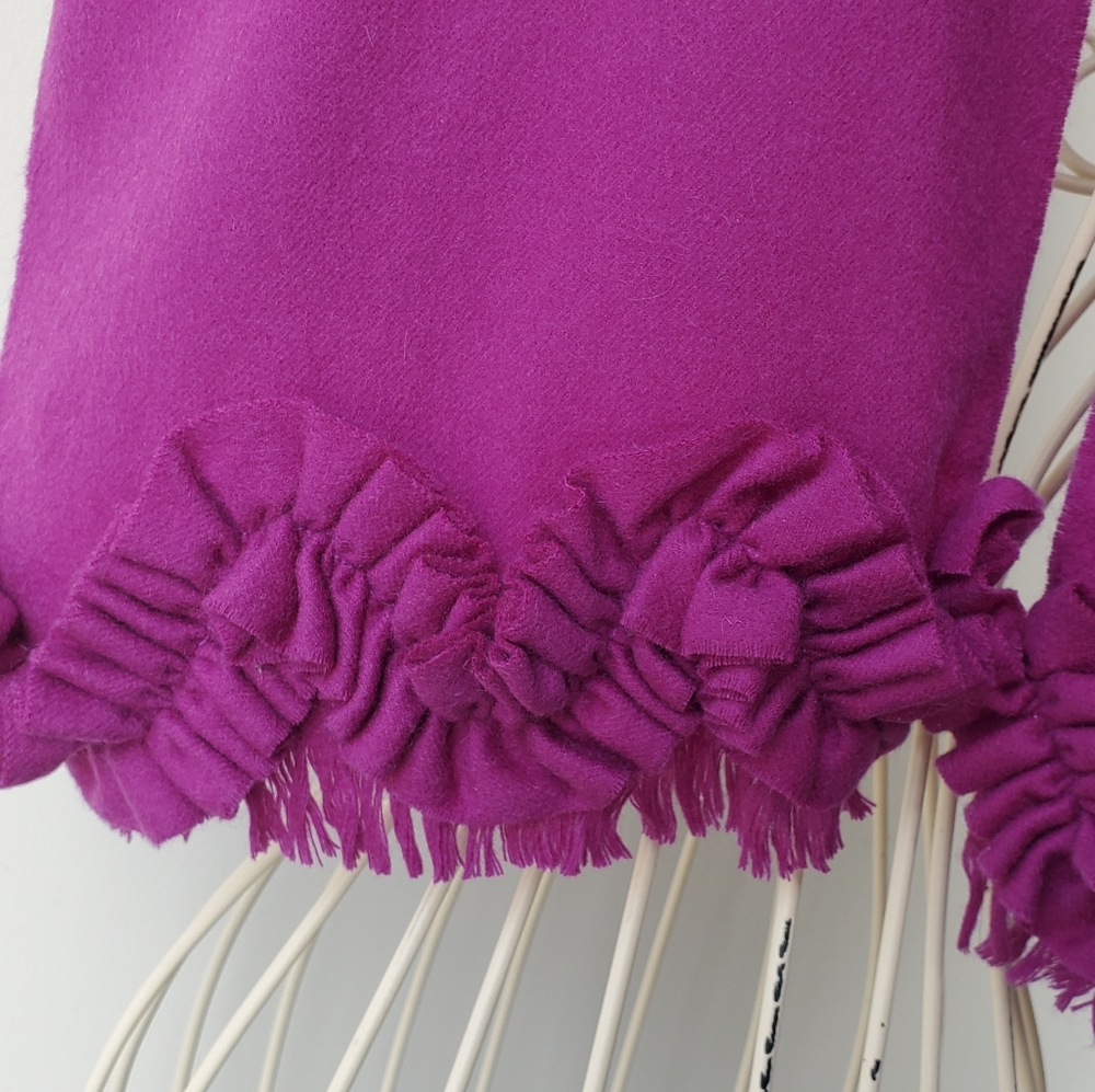 Amicale Cashmere Ruffle Scarf - Picture 3 of 5